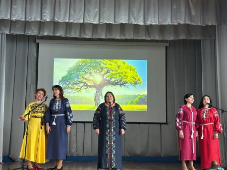 Берегиня об’єднує серця: до Дня рівності в сім’ї та Дня вранішнього співу Берегиня об’єднує серця: до Дня рівності в сім’ї та Дня вранішнього співу
