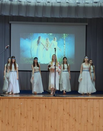 Берегиня об’єднує серця: до Дня рівності в сім’ї та Дня вранішнього співу Берегиня об’єднує серця: до Дня рівності в сім’ї та Дня вранішнього співу