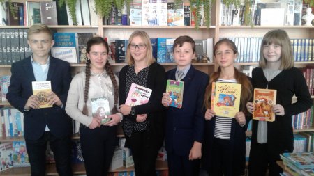 Всеукраїнський місячник шкільних бібліотек «Шкільна бібліотека – за здоровий спосіб життя» Всеукраїнський місячник шкільних бібліотек «Шкільна бібліотека – за здоровий спосіб життя»